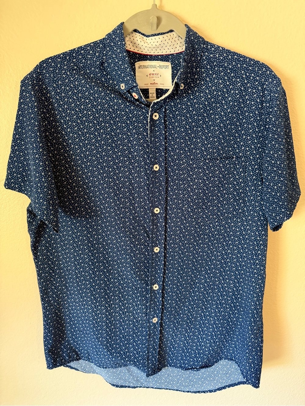 International Report 4way stretch  Navy Micro-Print Short Sleeve Button Down